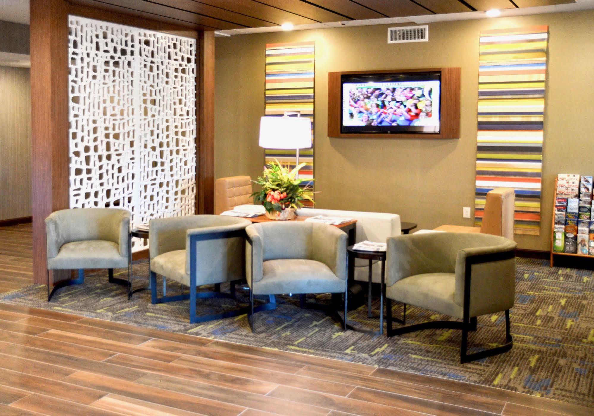 Holiday Inn Express Bordentown - Trenton South By Ihg Exterior photo