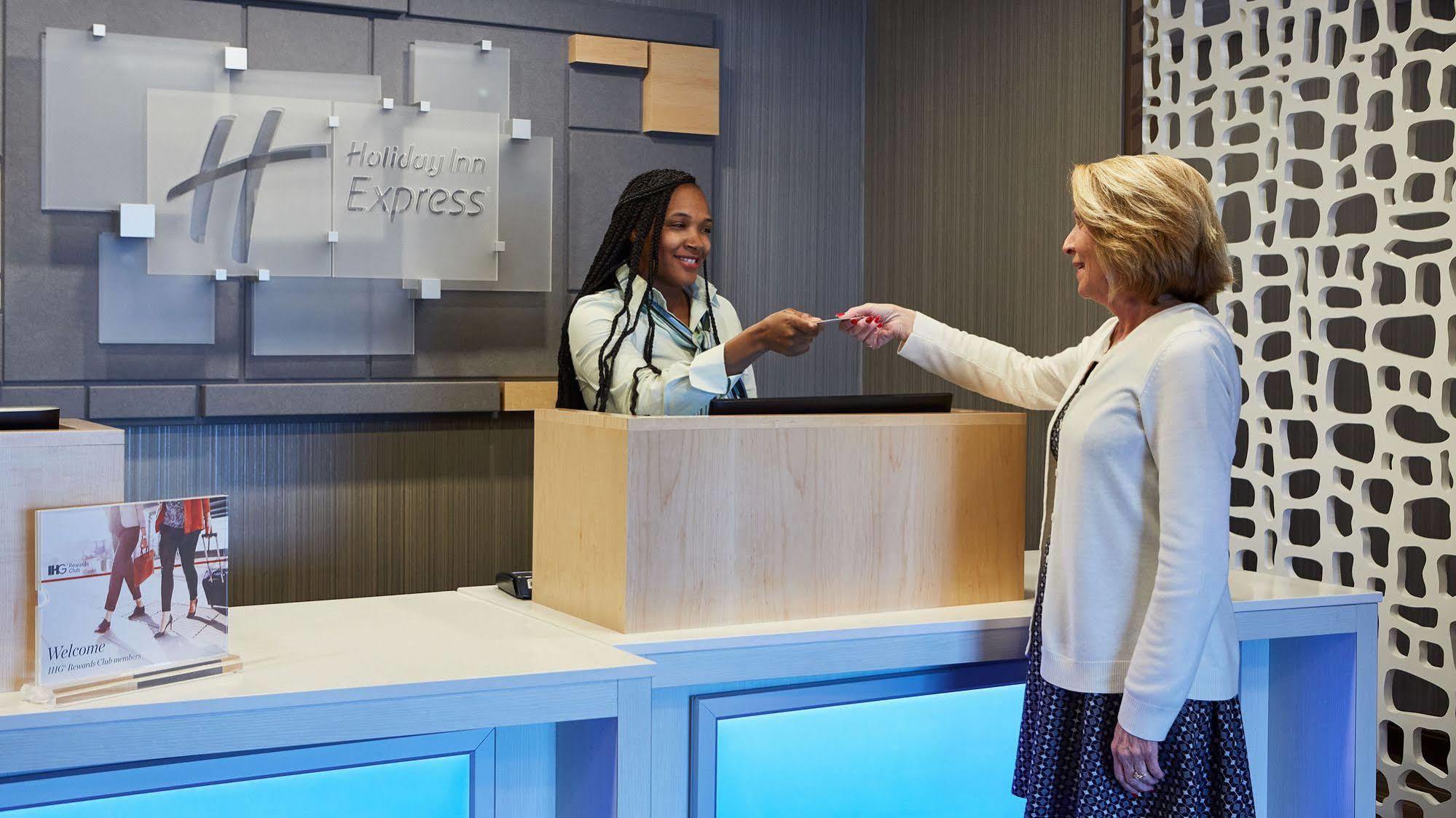 Holiday Inn Express Bordentown - Trenton South By Ihg Exterior photo